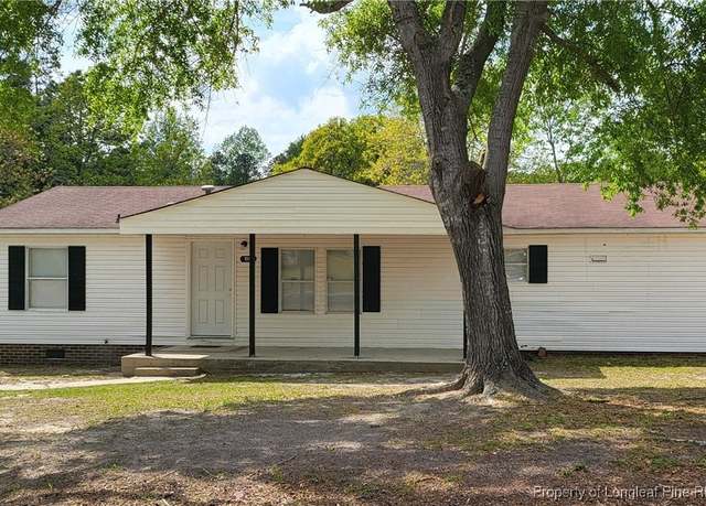 Property at 128 Londontown Dr, Spring Lake, NC 28390, 3 beds, 2 baths