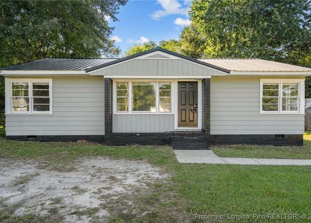 Property at 821 Sandalwood Dr, Fayetteville, NC 28304, 3 beds, 1 bath