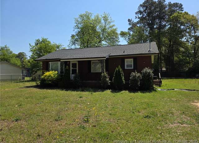 Property at 4969 Arlington St, Hope Mills, NC 28348, 3 beds, 1 bath