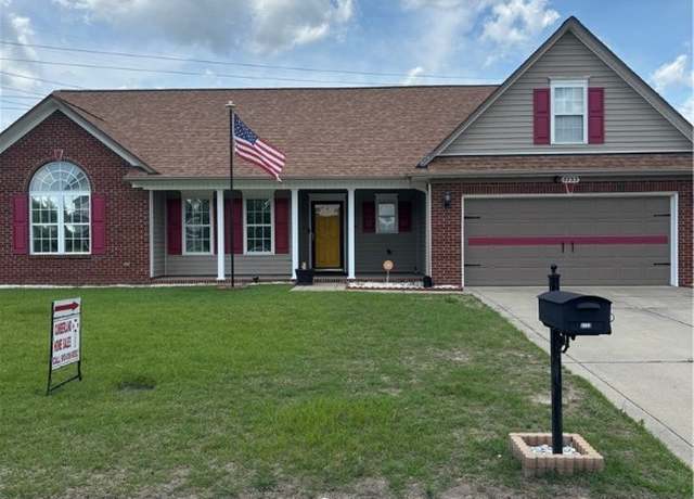 Property at 5733 Azure Dr, Hope Mills, NC 28348, 3 beds, 2 baths