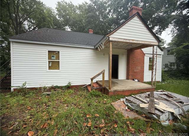 Property at 1608 Murchison Rd, Fayetteville, NC 28301, 3 beds, 2 baths