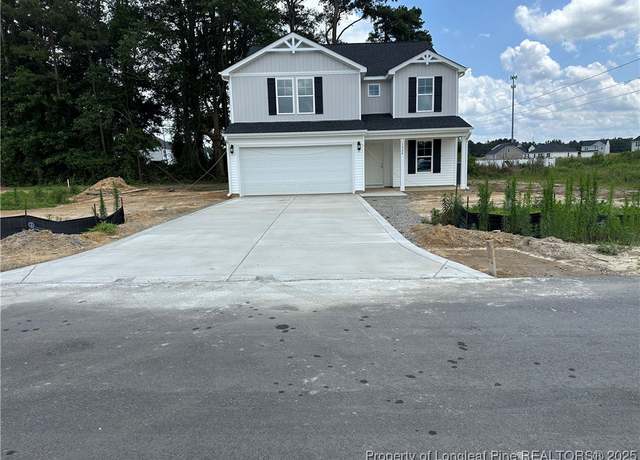 Property at 1924 Bulldog Ln, Hope Mills, NC 28348, 4 beds, 2.5 baths