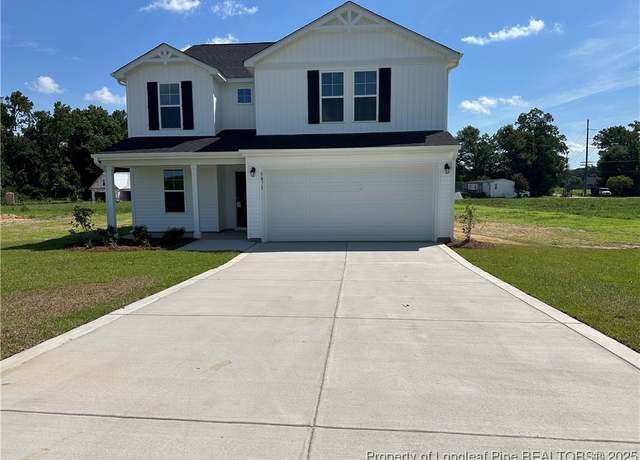 Property at 1924 Bulldog Ln, Hope Mills, NC 28348, 4 beds, 2.5 baths