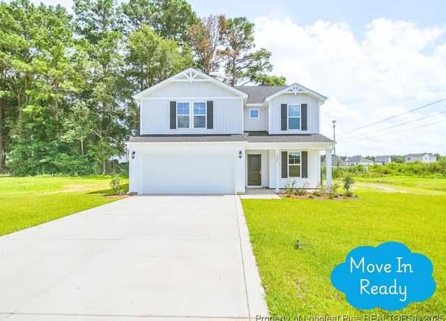 Property at 1924 Bulldog Ln, Hope Mills, NC 28348, 4 beds, 2.5 baths