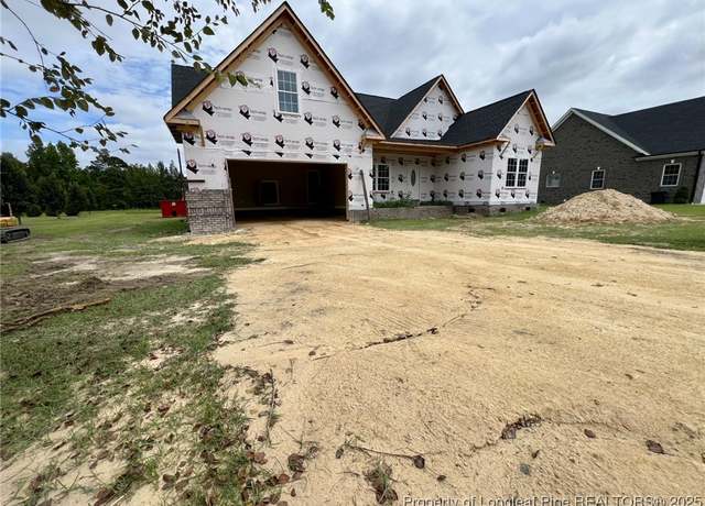 Property at 114 Ashton Ln, Lumberton, NC 28360, 4 beds, 3 baths