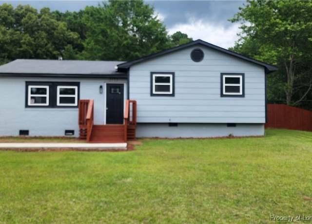 Property at 2113 Coinjock Cir, Fayetteville, NC 28304, 3 beds, 2 baths