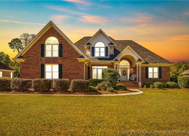 Property at 1110 Oakridge Blvd, Lumberton, NC 28358, 3 beds, 2.5 baths