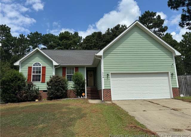 Property at 114 Jefferson Dr, Raeford, NC 28376, 3 beds, 2 baths