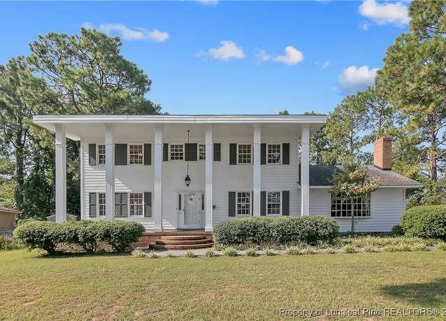 Property at 1608 Hatherleigh Dr, Fayetteville, NC 28304, 5 beds, 3 baths