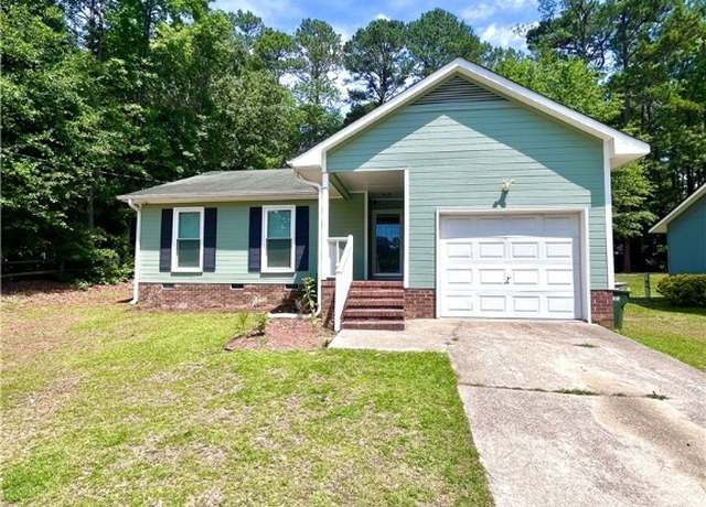 Property at 1401 Pamalee Dr, Fayetteville, NC 28303, 3 beds, 2 baths