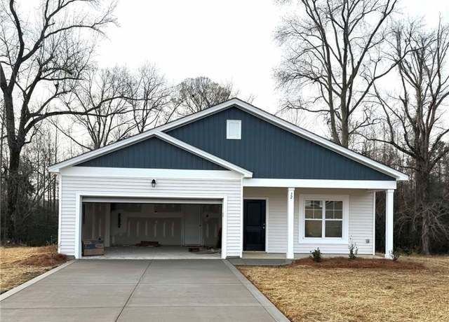 Property at 32 Glencove Dr, Lumberton, NC 28360, 3 beds, 2 baths