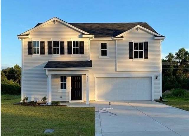 Property at 4663 Revelstroke Rd, Hope Mills, NC 28348, 5 beds, 3 baths