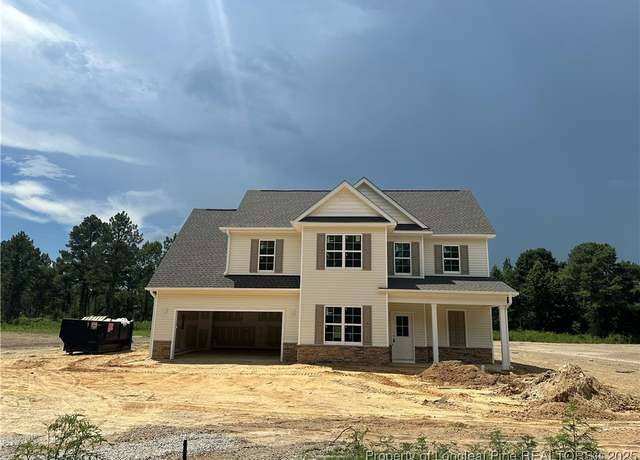 Property at 3083 South River School Rd, Wade, NC 28395, 4 beds, 2.5 baths