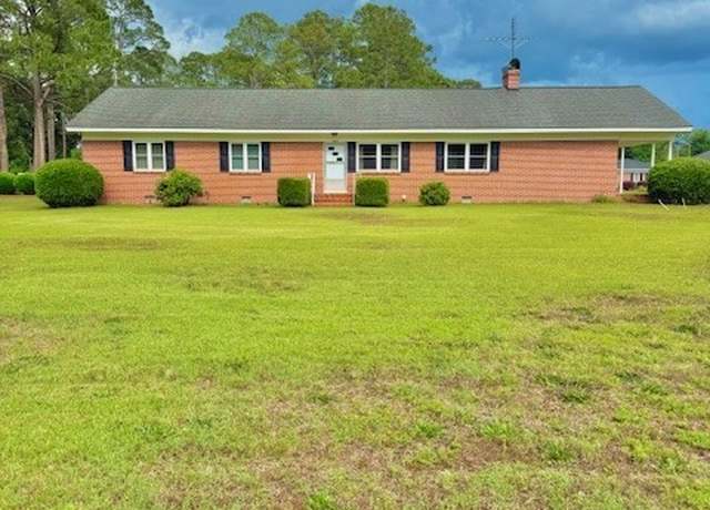 Property at 209 S Main St, Salemburg, NC 28385, 3 beds, 2 baths