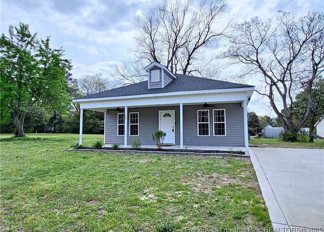 Property at 1111 Barden St, Clinton, NC 28328, 3 beds, 2 baths