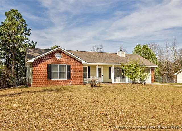 Property at 5822 Ridgecrest Dr, Hope Mills, NC 28348, 4 beds, 2 baths
