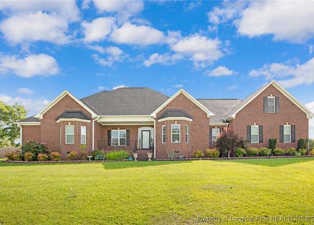 Property at 104 Louise Dr, Raeford, NC 28376, 3 beds, 4 baths