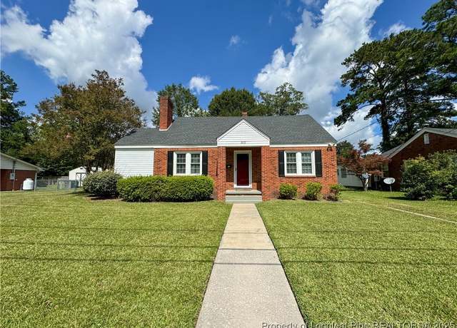 Property at 302 W 16th St, Lumberton, NC 28358, 2 beds, 1 bath