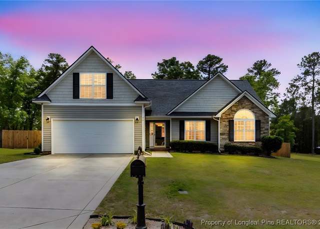 Property at 341 Crescent Dr, Raeford, NC 28376, 3 beds, 2 baths