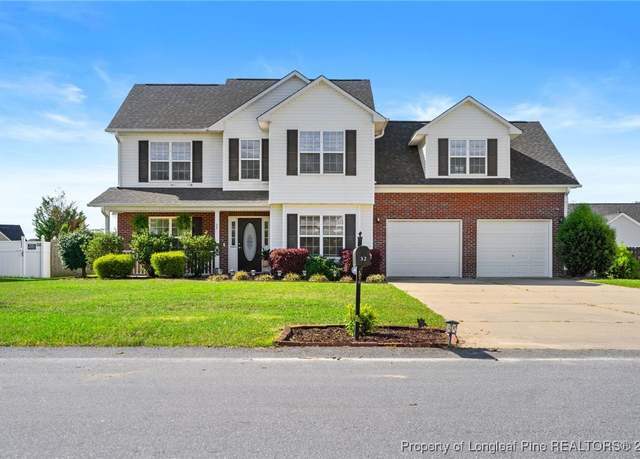 Property at 32 Yancey Ct, Spring Lake, NC 28390, 3 beds, 2.5 baths