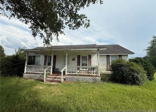 Property at 2302 Odom Rd, Hope Mills, NC 28348, 3 beds, 2 baths