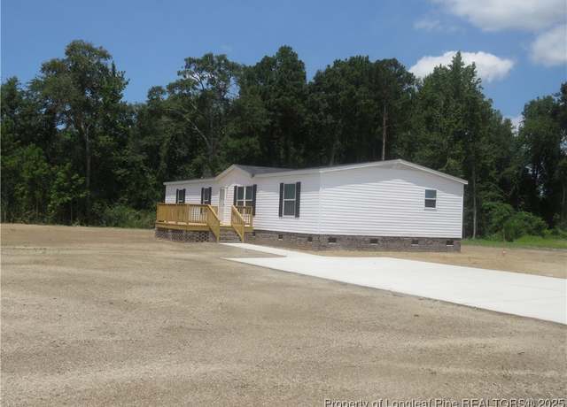 Property at 31 Morris Rd, Lumberton, NC 28358, 4 beds, 2 baths