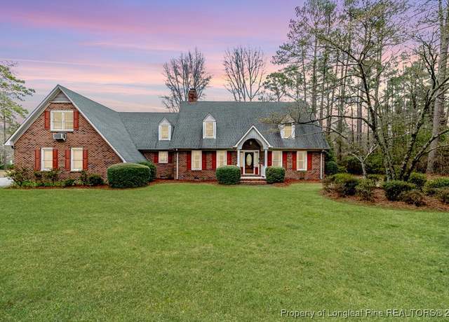 Property at 999 Demeter Ln, Hope Mills, NC 28348, 4 beds, 4.5 baths