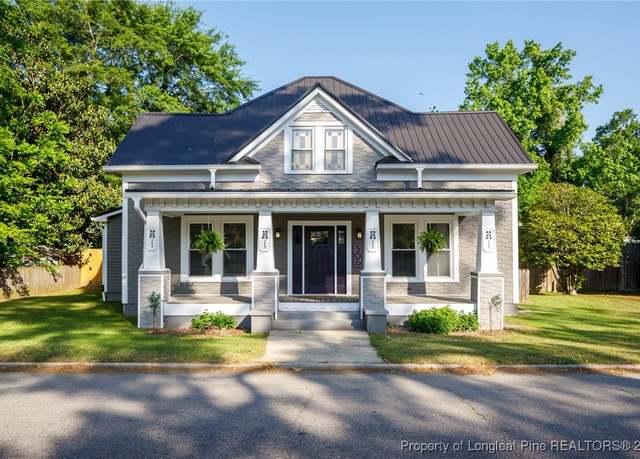 Property at 305 N Fayetteville St, Parkton, NC 28371, 4 beds, 3 baths