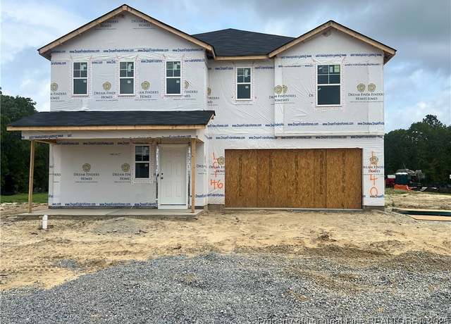 Property at 1040 Emerald Stone Loop, Hope Mills, NC 28348, 5 beds, 2.5 baths