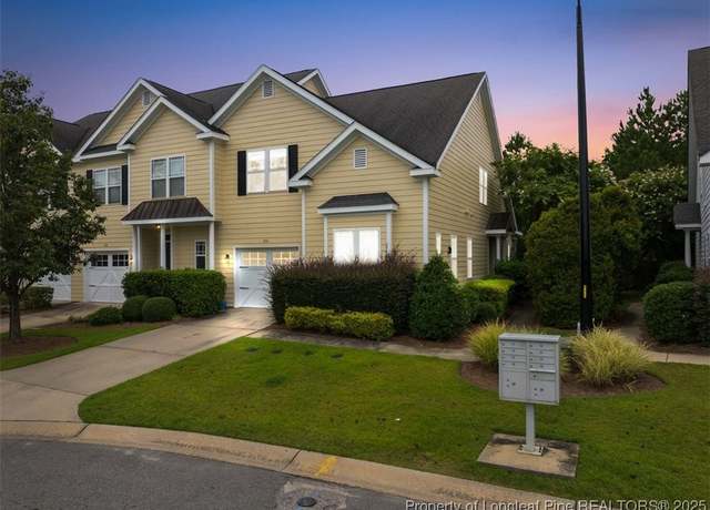 Property at 936 Westland Ridge Rd, Fayetteville, NC 28311, 3 beds, 3.5 baths