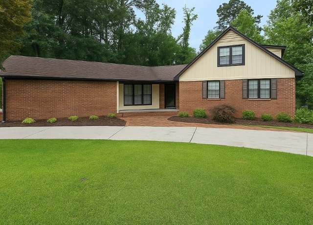 Property at 1855 Riverside Blvd, Lumberton, NC 28358, 4 beds, 4.5 baths