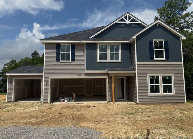 Property at 2650 Old Garnet Way, Hope Mills, NC 28348, 5 beds, 3 baths