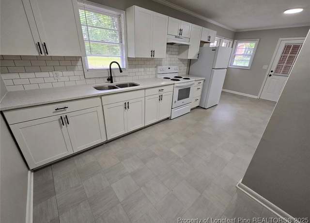 Property at 3513 Greenwood Dr, Fayetteville, NC 28311, 3 beds, 1.5 baths