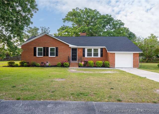 Property at 855 Spruce St, Lumberton, NC 28358, 3 beds, 2 baths