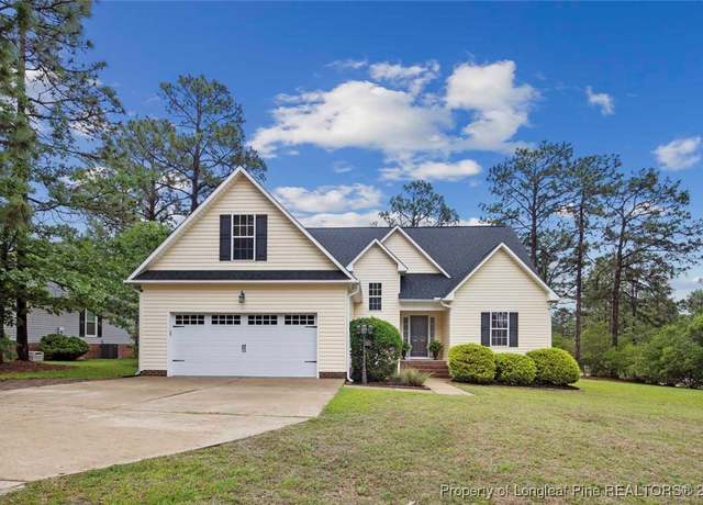 Property at 24 Forest Hills Ct, Sanford, NC 27332, 3 beds, 2.5 baths