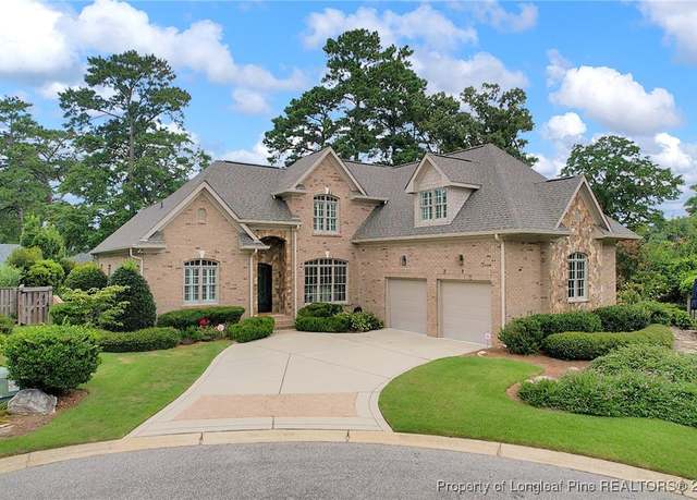 Property at 110 Walton Pl, Fayetteville, NC 28305, 4 beds, 4.5 baths