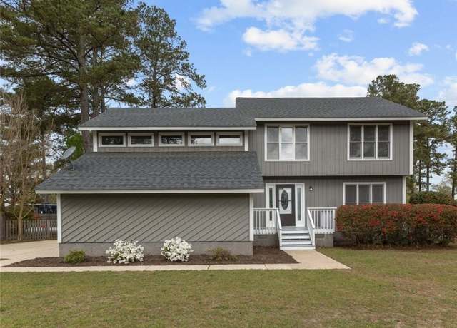 Property at 3471 Thorndike Dr, Fayetteville, NC 28311, 3 beds, 2.5 baths