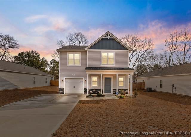 Property at 808 Jackson St, Raeford, NC 28376, 4 beds, 2.5 baths
