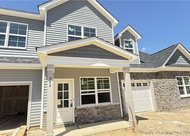 Property at 942 Kensington Park Rd, Fayetteville, NC 28311, 3 beds, 2.5 baths