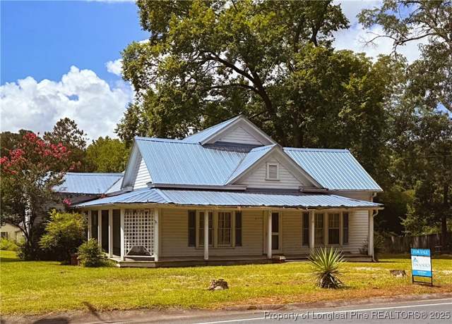 Property at 561 Carthage St, Cameron, NC 28326, 3 beds, 1 bath