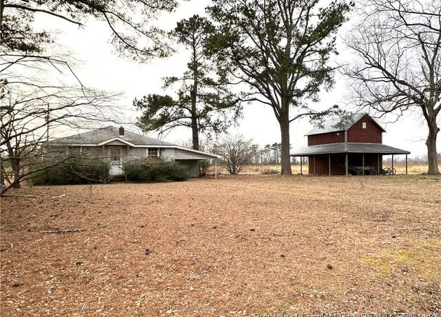 Property at 209 Bear Ln, Lumberton, NC 28360, 2 beds, 1 bath