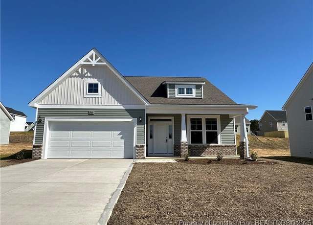 Property at 563 Southerland Peak Dr, Raeford, NC 28376, 4 beds, 2.5 baths