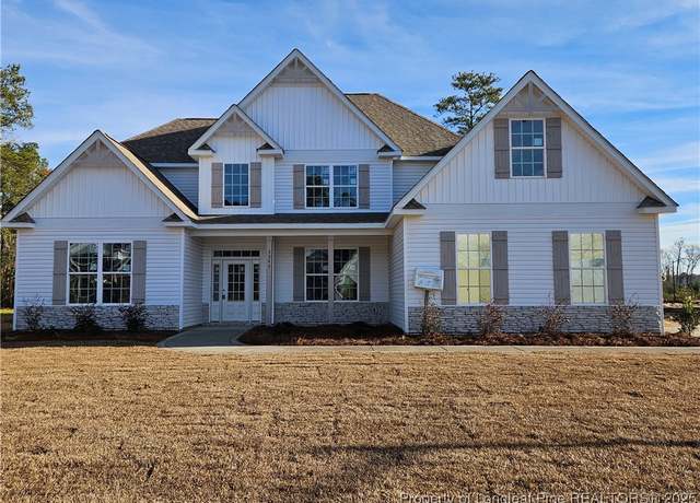 Property at 1806 Smith Farm St, Fayetteville, NC 28306, 5 beds, 3.5 baths