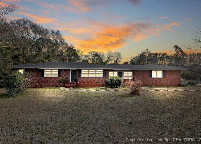 Property at 6019 S US Highway 301 Hwy, Hope Mills, NC 28348, 3 beds, 2.5 baths