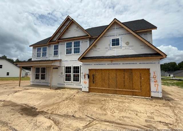 Property at 1027 Commodore Ct, Fayetteville, NC 28312, 4 beds, 3 baths