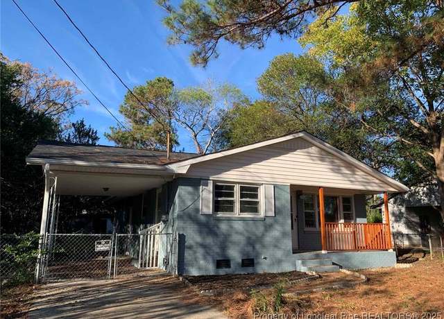 Property at 4212 Forest View Dr, Fayetteville, NC 28304, 3 beds, 1 bath