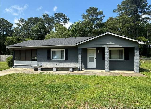 Property at 1725 Sand Hill Rd, Hope Mills, NC 28348, 3 beds, 2 baths