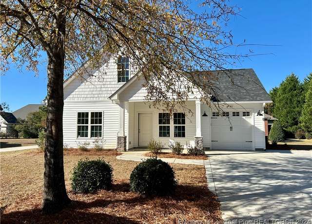 Property at 102 Oak Point Cir W, Lumberton, NC 28358, 3 beds, 2 baths