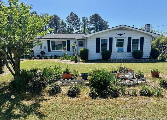 Property at 8256 211 Hwy E, Lumberton, NC 28358, 3 beds, 1 bath