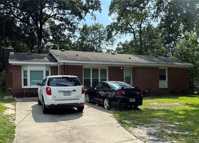 Property at 306 Dudley Dr, Fayetteville, NC 28314, 3 beds, 1.5 baths